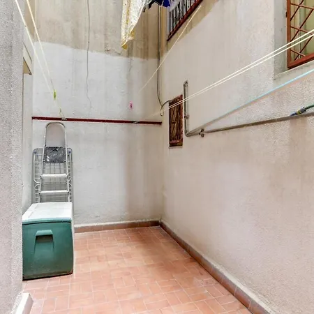 Bright And Spacious 3 Bedroom Close To The Beach Apartment Barcelona