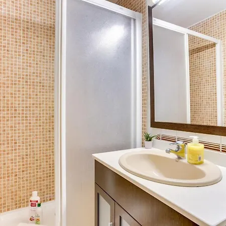 Bright And Spacious 3 Bedroom Close To The Beach Barcelona