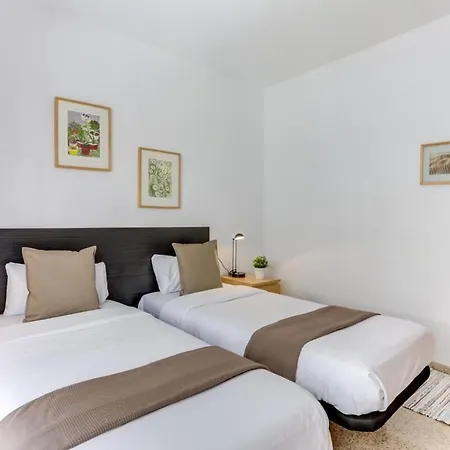 Bright And Spacious 3 Bedroom Close To The Beach Barcelona
